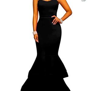 Sleeveless dress.